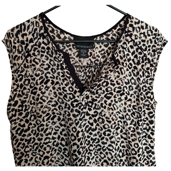 Cynthia Rowley Animal Print Sleeveless Top V-Neck Blouse Womens Medium - Picture 3 of 4